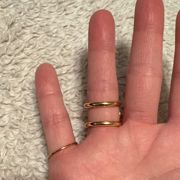 💍 NWOT Women’s Ring Bundle – Size 7 - Picture 2 of 5